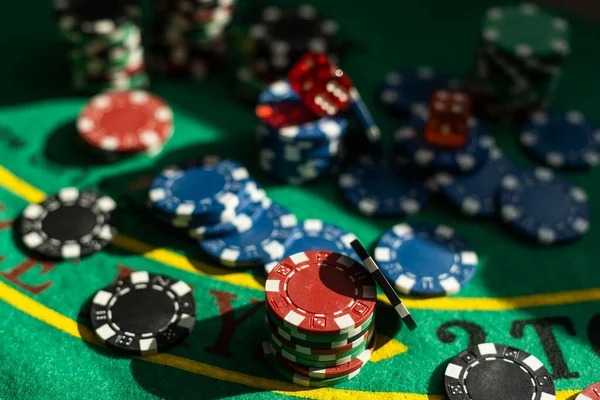 Live Sic Bo dealer shaking dice cage on singhatoto with multiple camera feeds visible